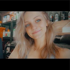 Meet your Posher, Keeley